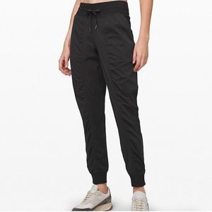 Lululemon studio jogger